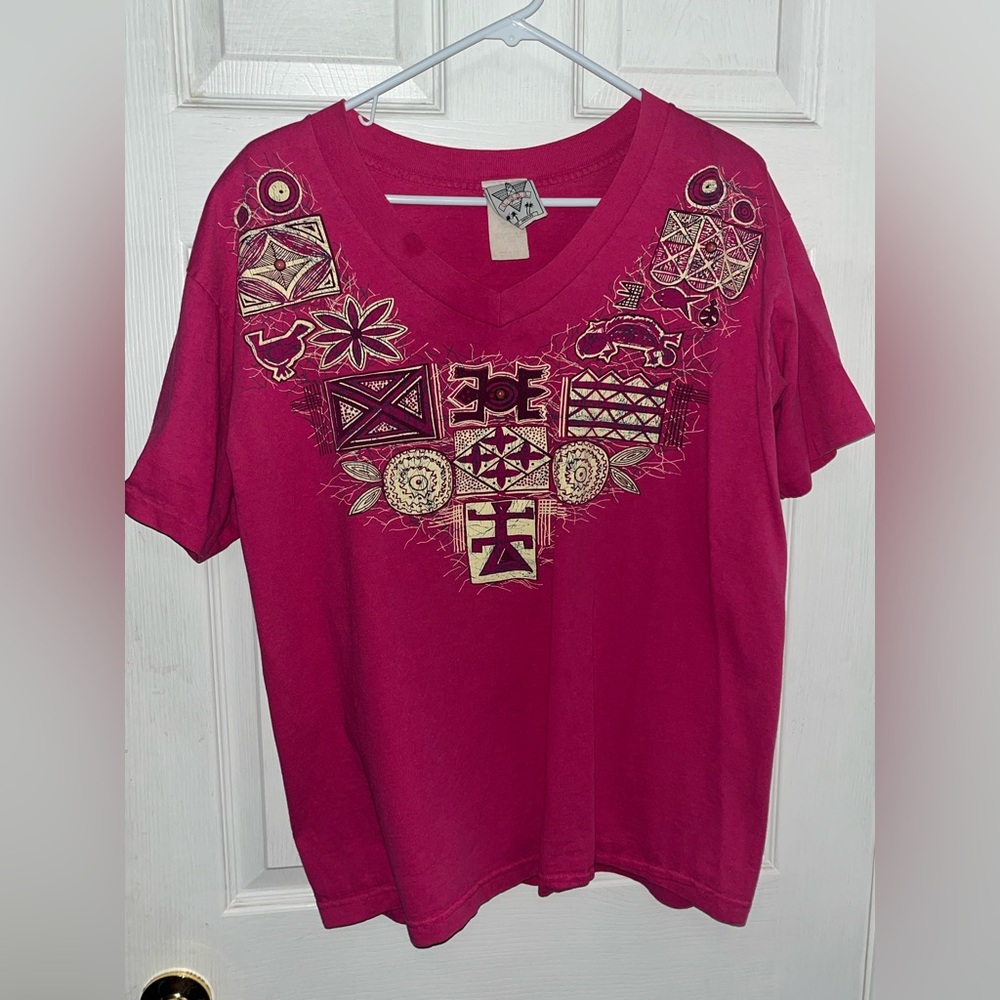 Vintage Women's Pink Graphic V-Neck Top